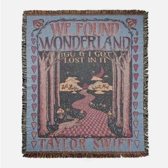 Taylor Swift Wonderland Blanket - Picture 1 of 3